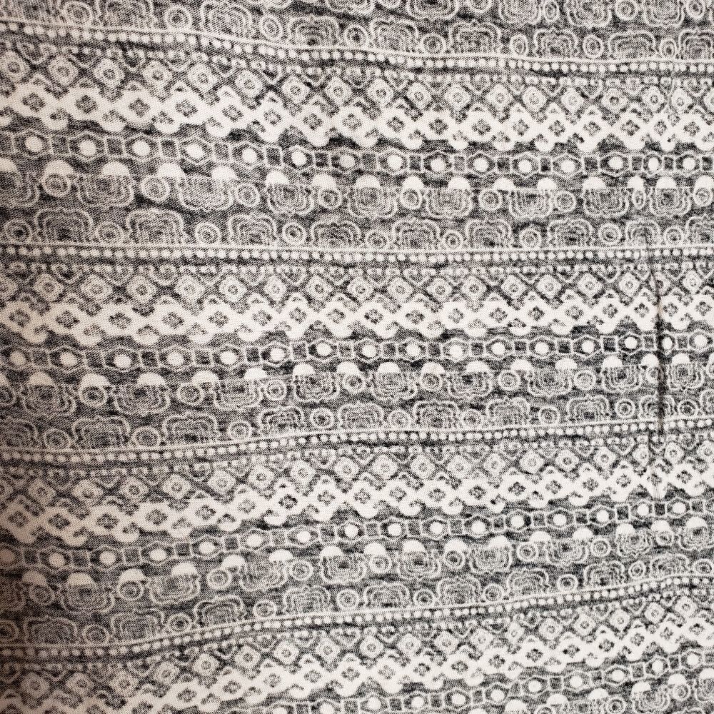 COPY - Mossimo Geometric Pattern Tee Shirt - Small - Picture 2 of 4